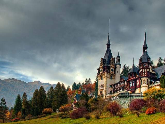 castelul peles, sinaia vedere panoramica