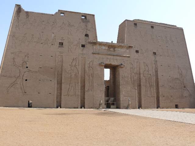 temple of edfu 02